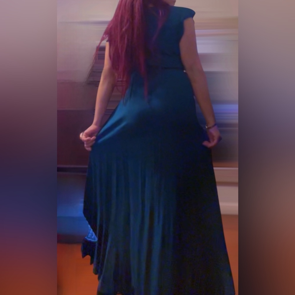 Women's Elegant green dress - Picture 4 of 8